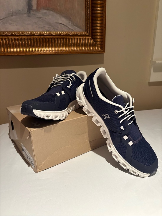 On Running Other - NWT- On Cloud 6 Men’s Midnight/White Sneakers